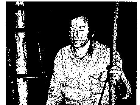 A grainy flash photograph of Michael Gartenschläger standing on a ladder, gripping a post and a cable; the magazine's caption reads Gartenschläger (nach der Tat)