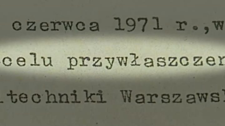A close-up of typewritten lines under a spotlight: czerwca 1971 r., w celu przywłaszczenia, and techniki Warszawskiej