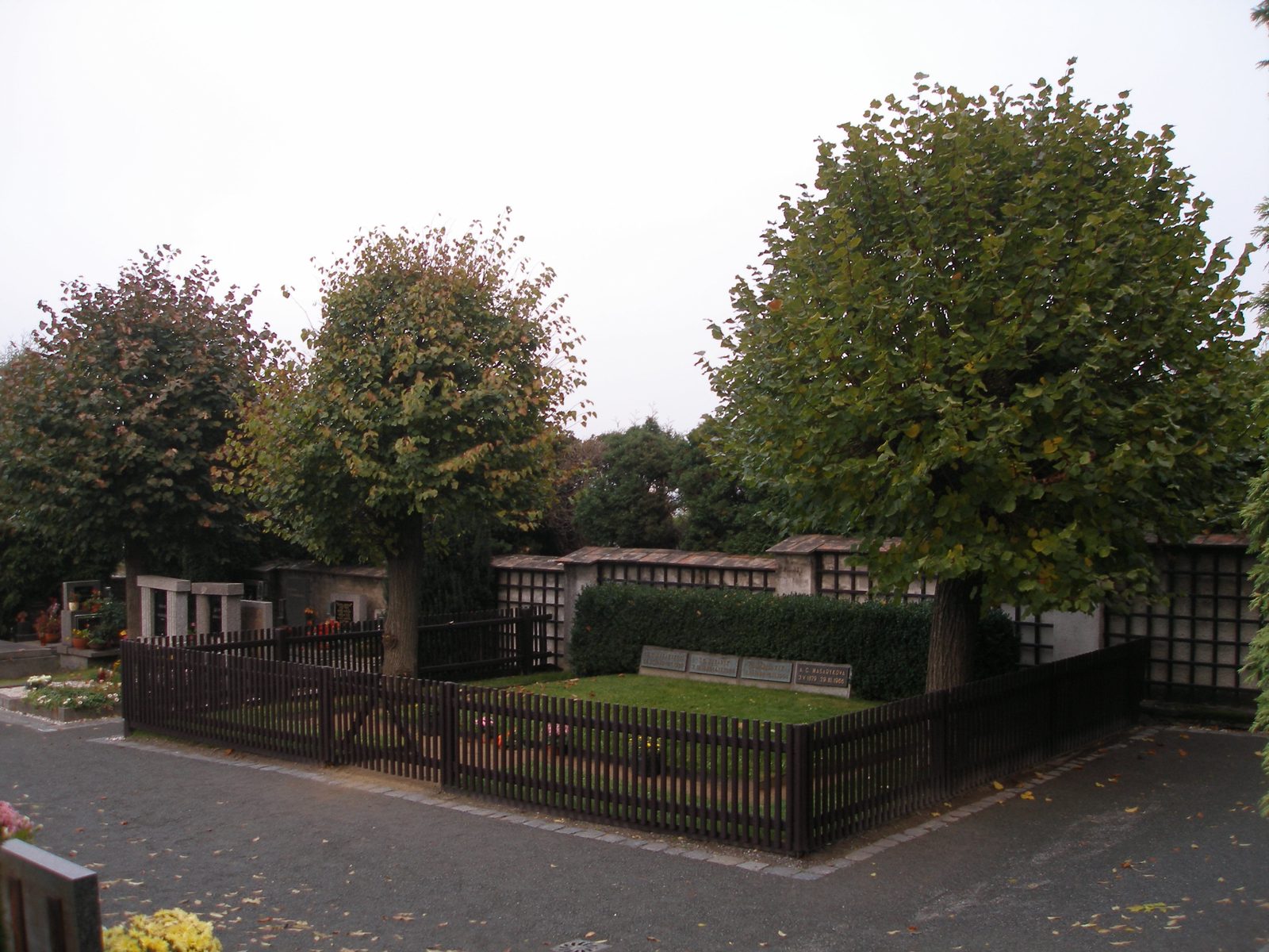The Masaryk family grave at Lány