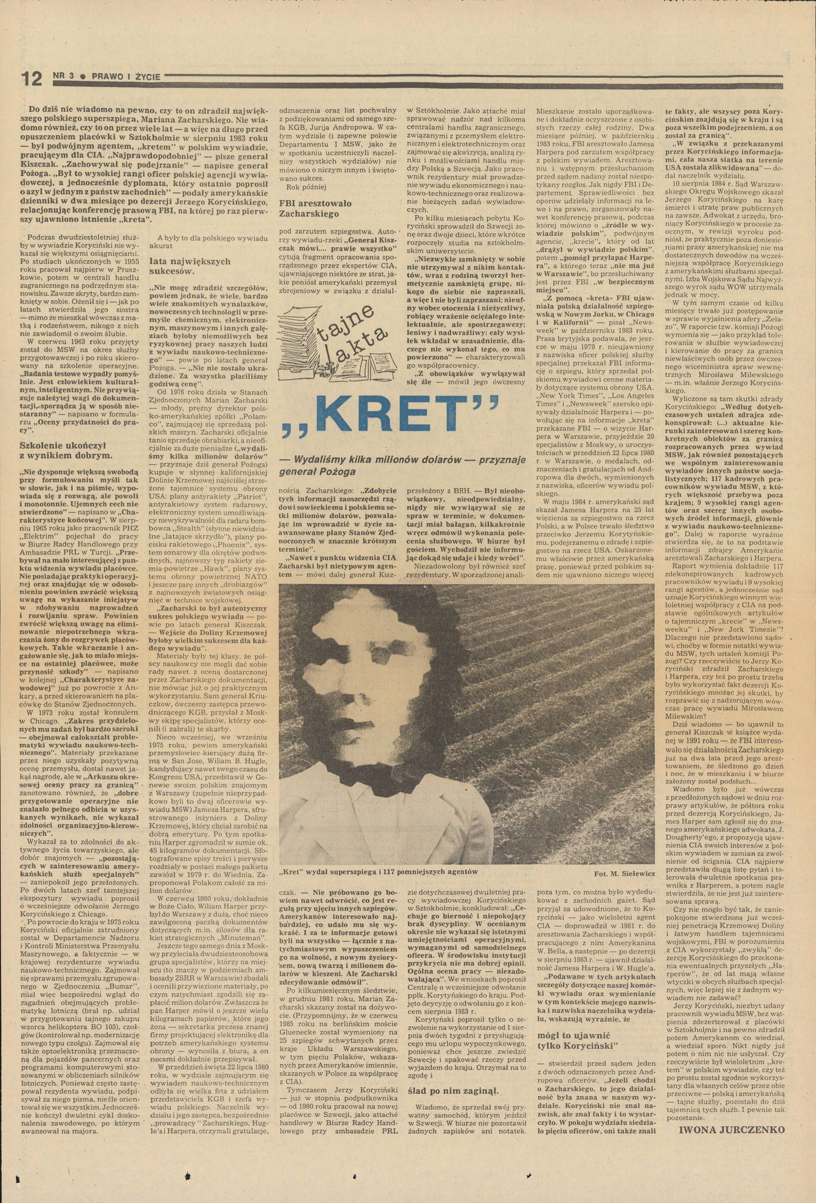 A full magazine page in Polish headlined KRET in large blue letters beside a drawing of stacked files marked tajne akta, with a photograph of a face the paper has broken into large squares